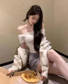 上海青浦湾路店下海大学生