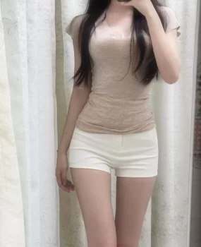 高挑白虎小姐姐兼职