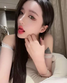 一张骚样脸身体给掏空了