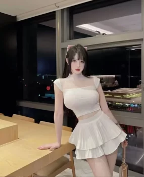 医美整形医院小护理大奶牛童颜巨乳吹得一手好箫