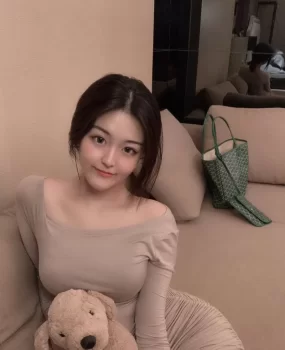 细腰翘臂极品新人