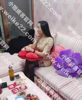 重庆大胸兼职熟女卖化妆品的