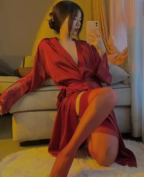 臀肥奶子大极其淫荡的荡妇